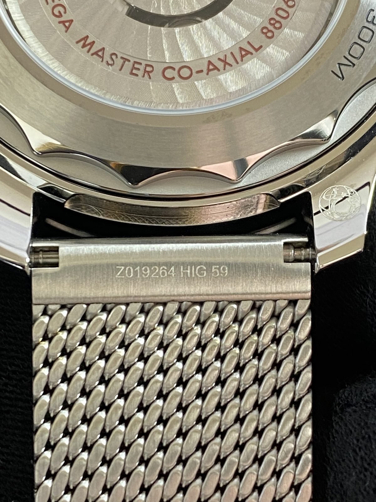 Transparent back with decorated movement and 8806 Z019264 HIG59 style markings