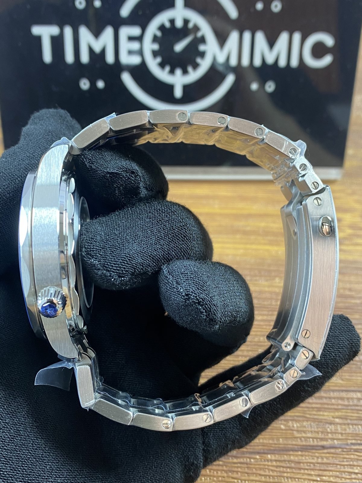 Helium valve side case profile and clasp side of blue Seamaster style replica