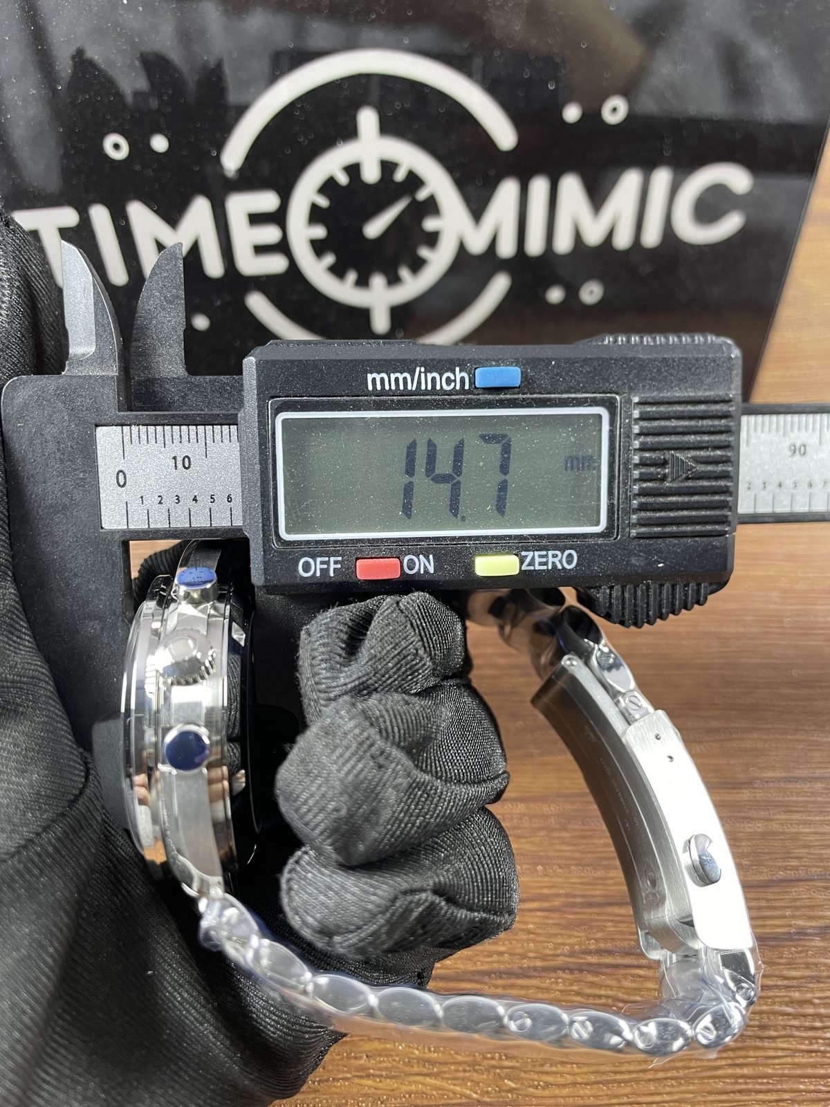 Omega Speedmaster 310-30-42-50-04-001 replica watch QC detail image 7
