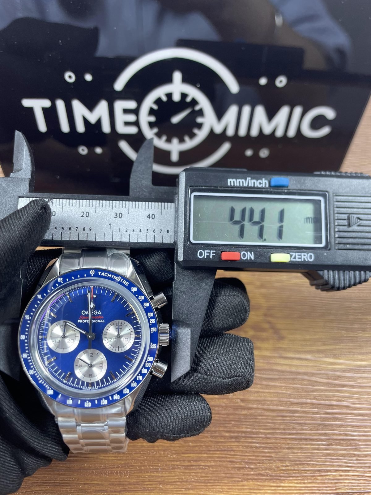 Omega Speedmaster 3565-80-00 replica watch QC detail image 5