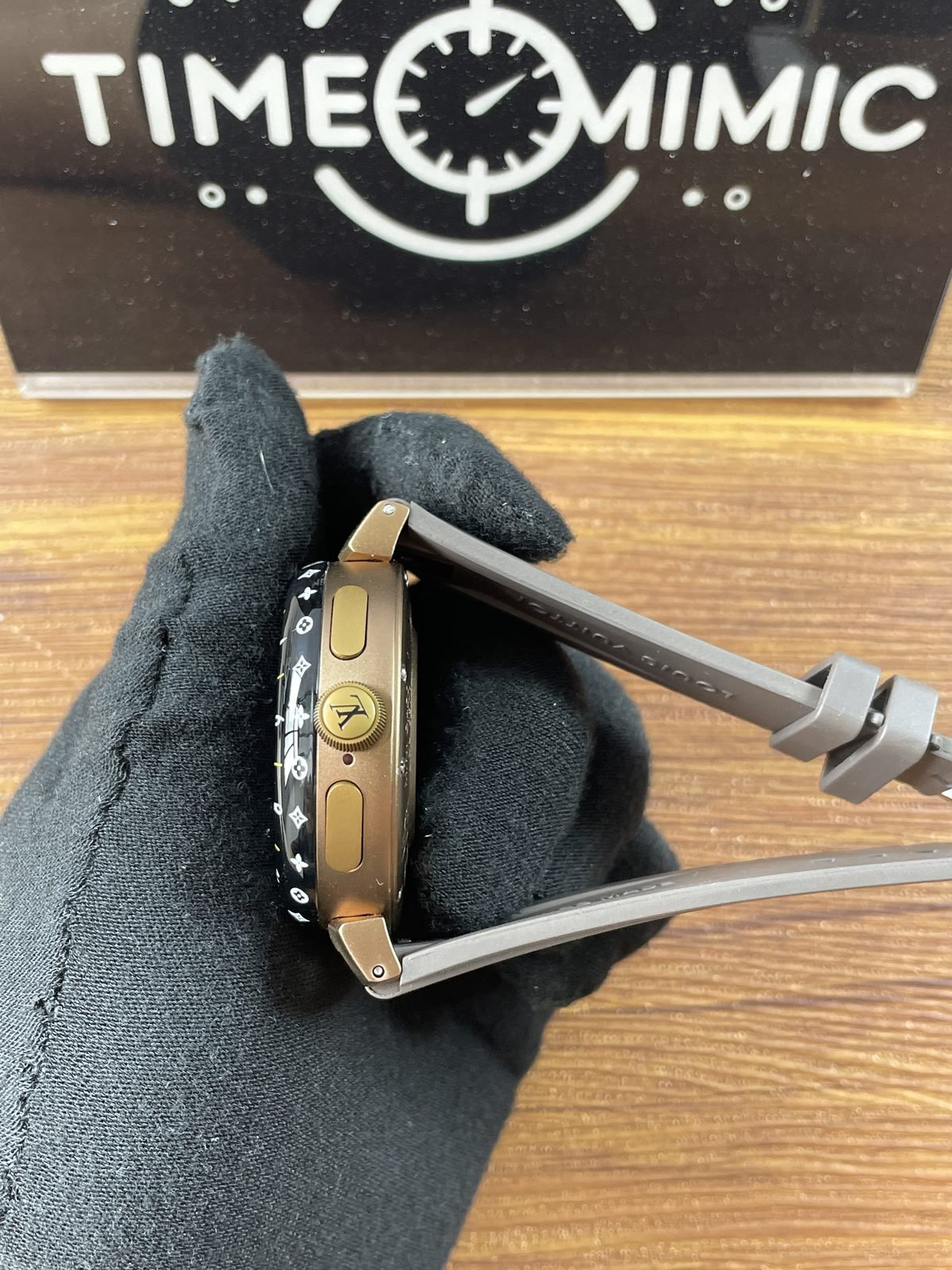 Louis Vuitton Tambour Horizon N1 replica brown tone right case side crown two rectangular controls and small red detail